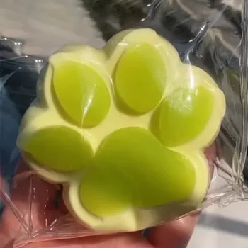 🐾 **[Ultra-Soft Cat Paw]**